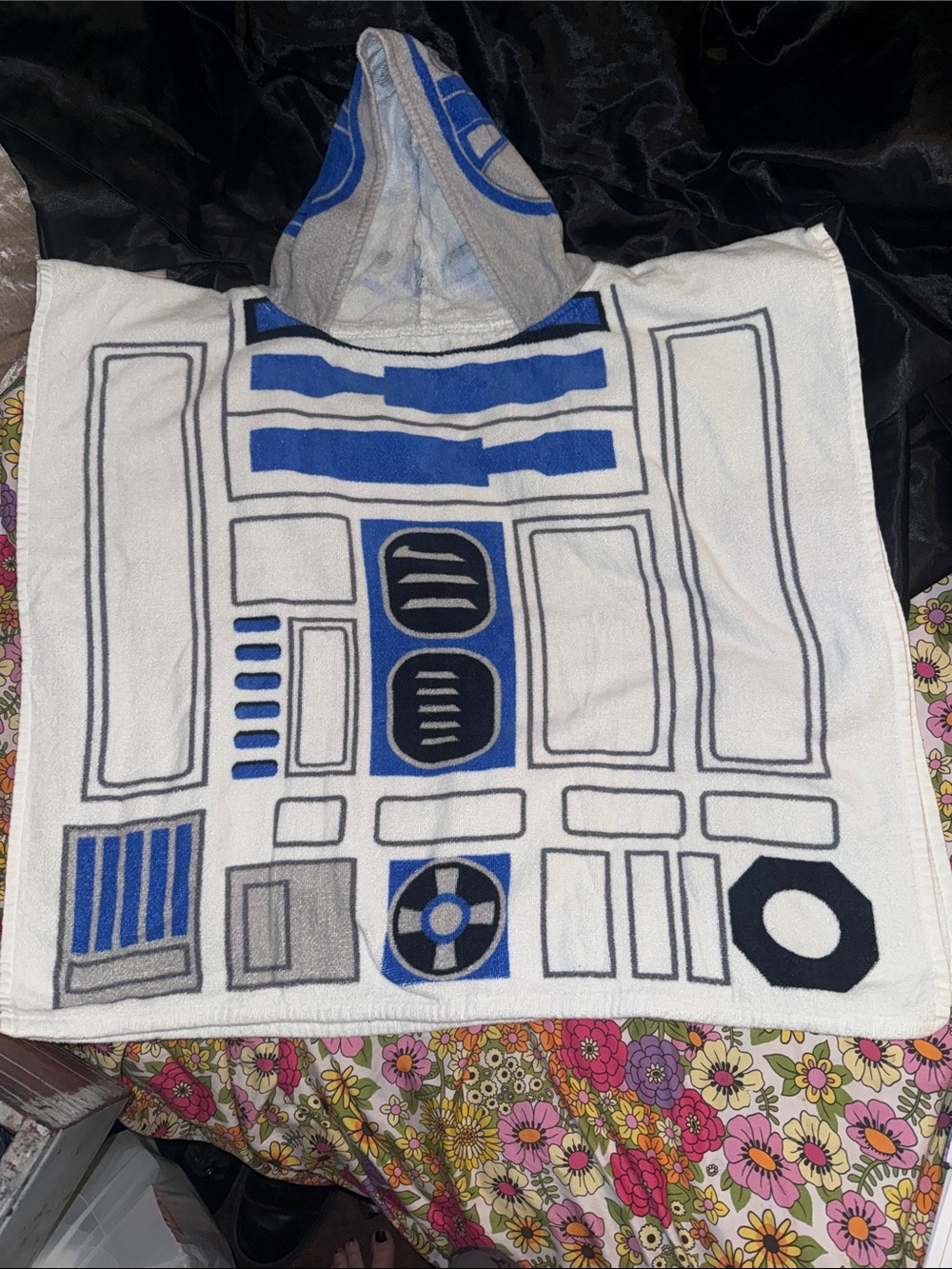 Star Wars Hooded Towel!! For Girls or Boys!!
